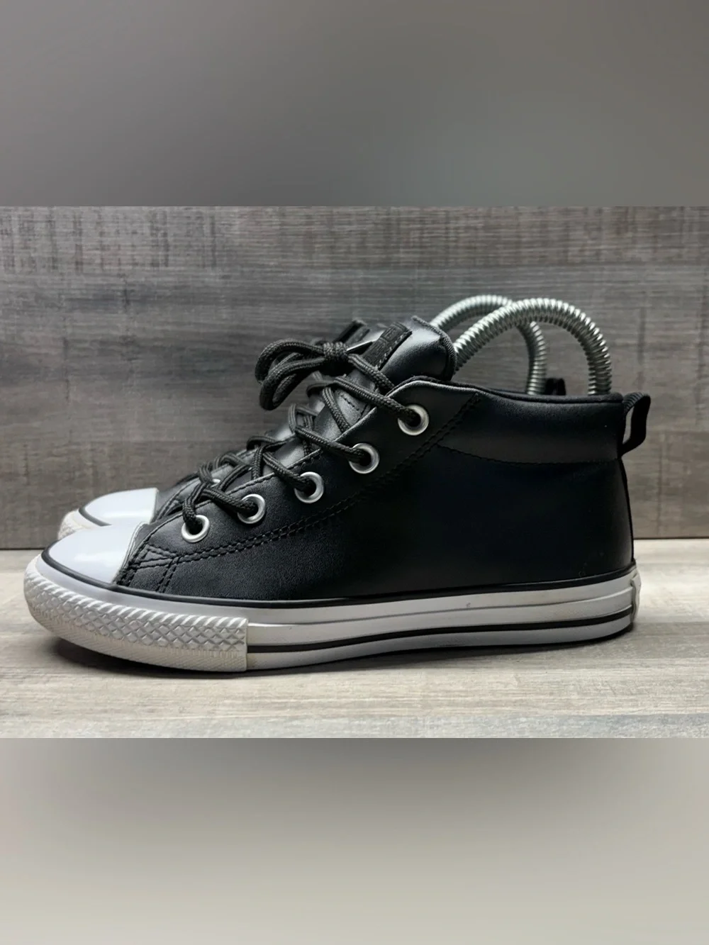 Converse Chuck Taylor All Star Street Mid Kids 2 Black Leather 663835C
